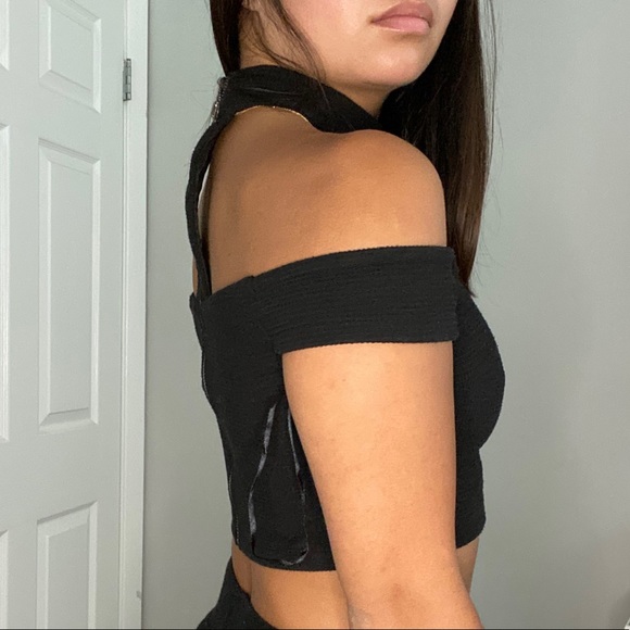 LF Off The Shoulder Crop Top with Choker - Picture 3 of 7